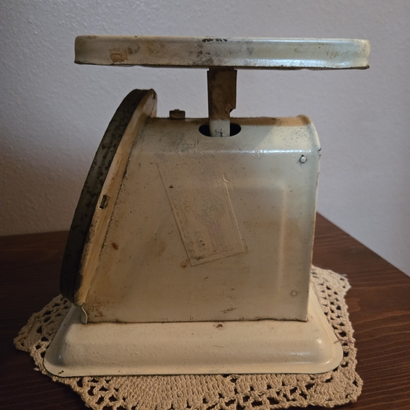 White Kitchen Scale - Picture 4 of 8